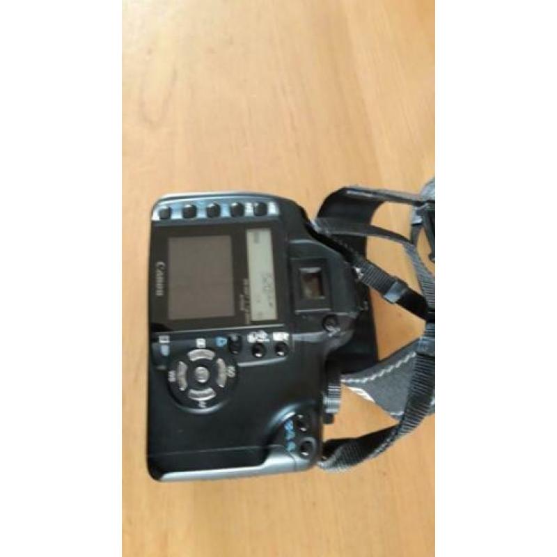 canon EOS 350D body met lader en 2GB geheugenkaart