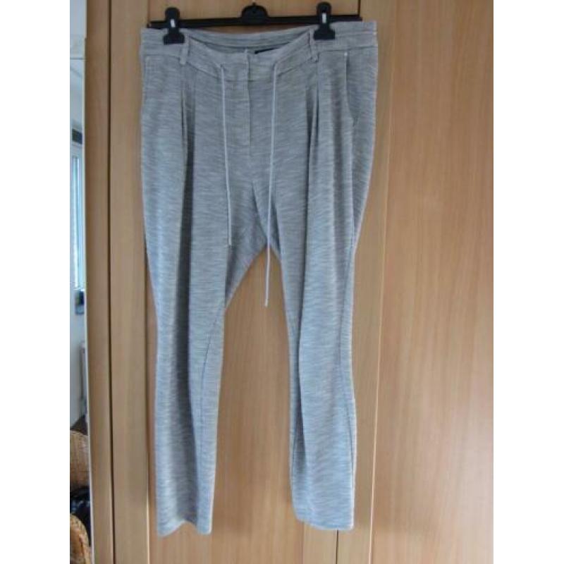 Heerlijke jogger broek van Expresso, maat 42, jogpants