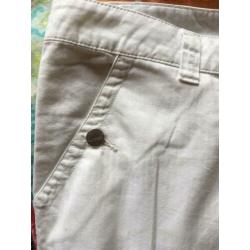 Witte driekwart 3/4 broek met knoopjes maat 40