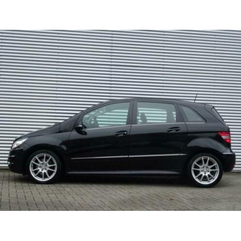 Mercedes-benz B-KLASSE B200 AUTOMAAT / PDC V+A / CRUISE