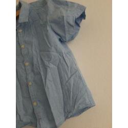 Blauwe h&m jongens blouse met kleine stippen maat 110