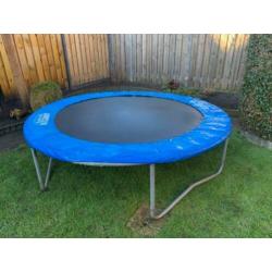 Mooie trampoline(Doorsnede: 2,40 m)