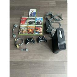 XBOX 360 Black edition 120Gb 2 controllers en 7 spellen