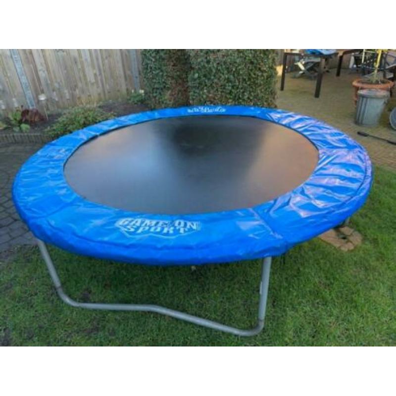 Mooie trampoline(Doorsnede: 2,40 m)