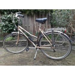 Gazelle Coya hybride dames fiets met 28 inch wielen.