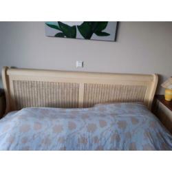 Bed 180x210 met 2 nachtkastjes en Auping verstelbare bodem