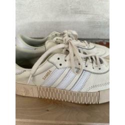 Witte sneakers van Adidas in maat 42