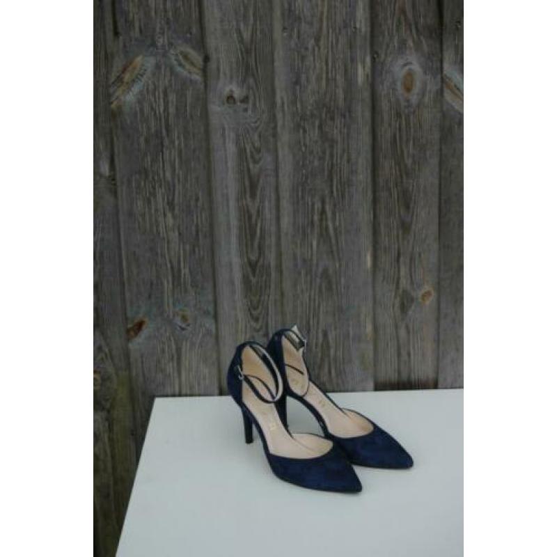 UNISA suede leren pumps met bandje nieuwstaat! 39