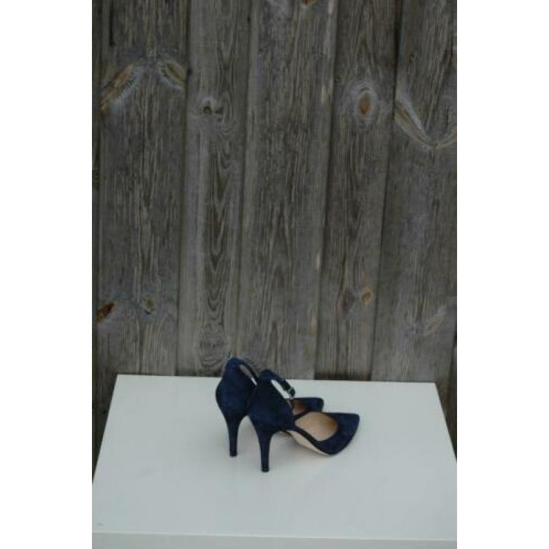 UNISA suede leren pumps met bandje nieuwstaat! 39