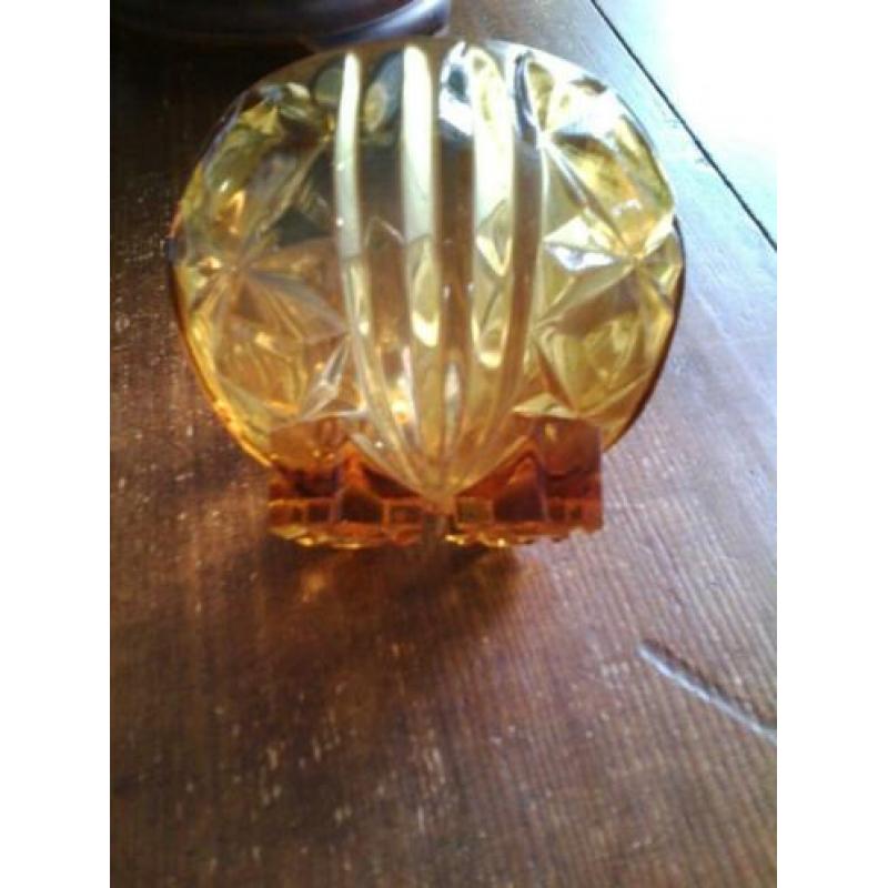 Amber kleur rozen bowl persglas. Bloemensteker engels