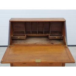 Antiek bureau