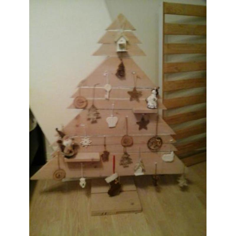 Koopje steigerhout kerstboom incl hangers